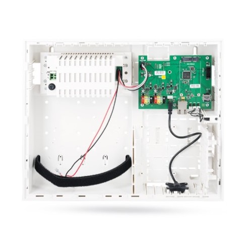 Zentrale vom Gefahrenmeldesystem inklusive LAN-Übertragungsgerät